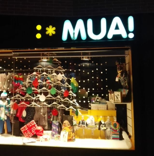 MUA!